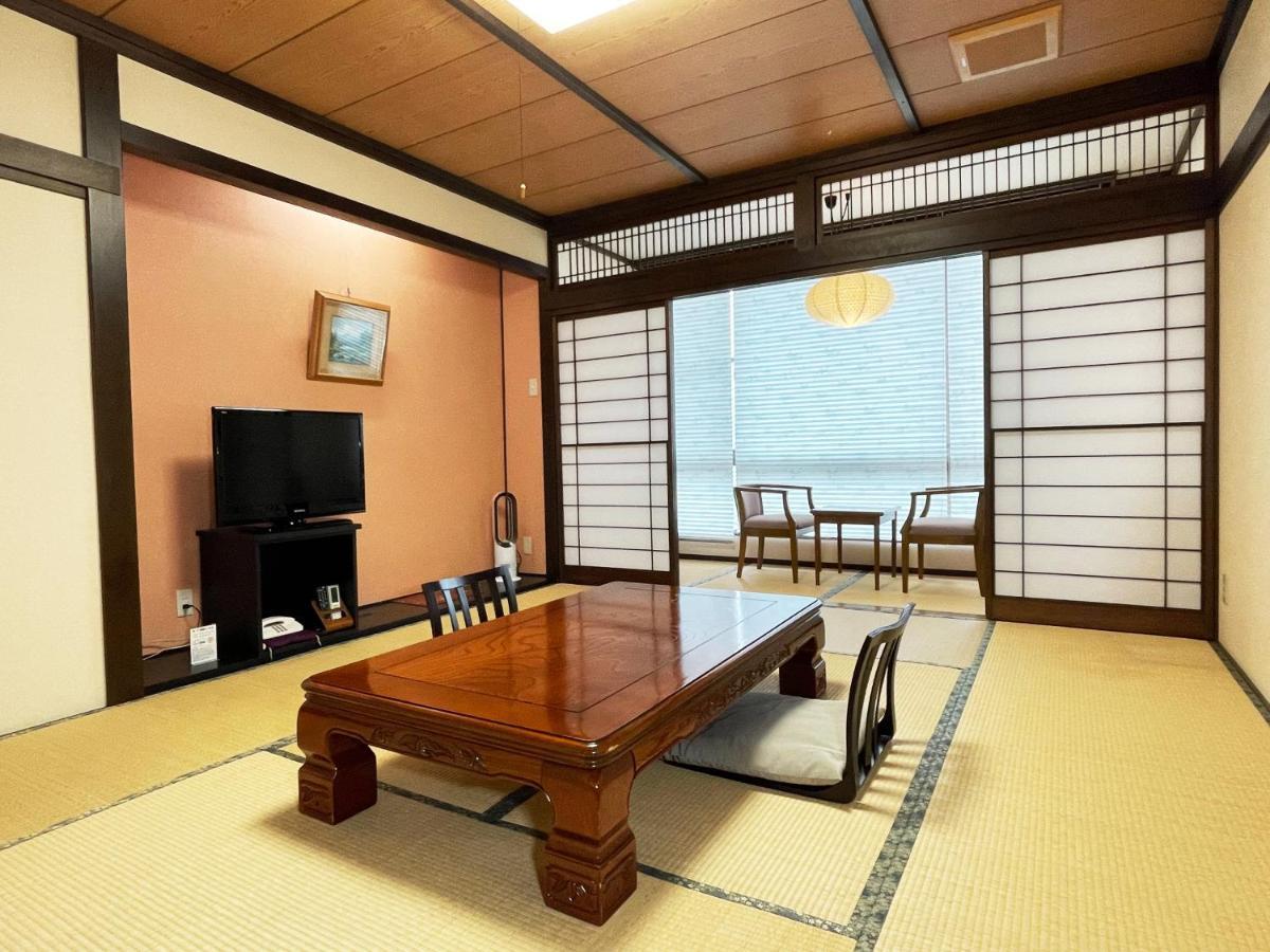 Hotel Yamabuki Komagane Buitenkant foto