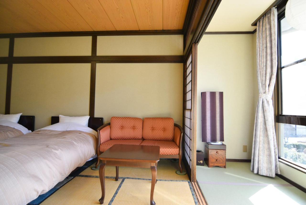 Hotel Yamabuki Komagane Buitenkant foto
